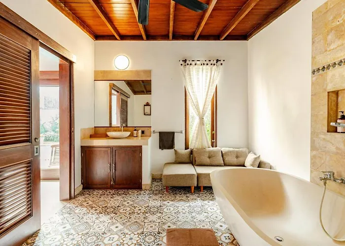 Villa Veyla 10 Mins Walk To *