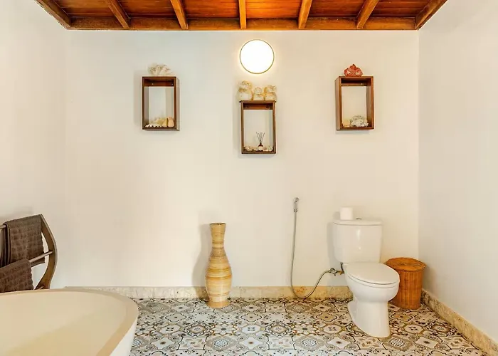 Villa Veyla 10 Mins Walk To *